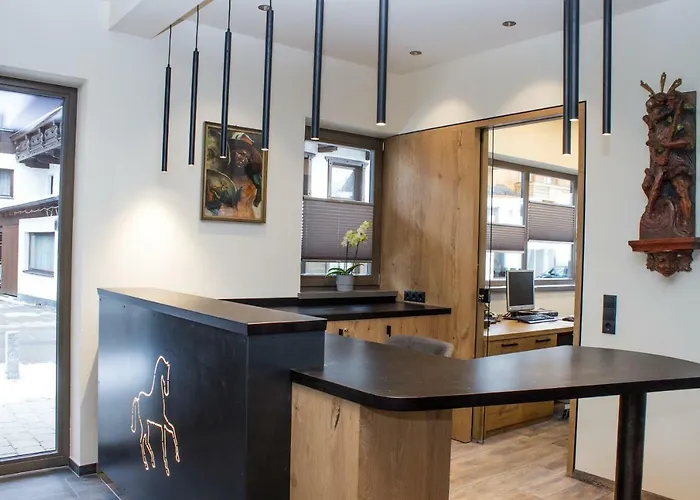 Panorama Weisses Roessl ベッド・アンド・ブレックファスト ライト・バイ・ゼーフェルト