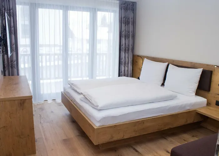 ベッド・アンド・ブレックファスト Panorama Weisses Roessl 3*